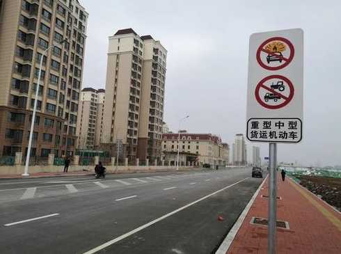 海八路金融隧道抓拍货车限行违章吗?